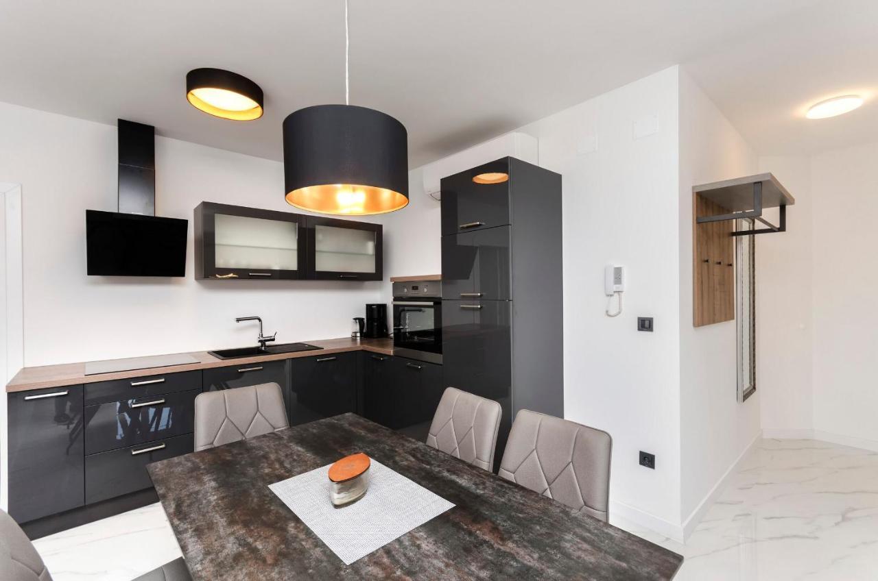 Apartments Villa Casia Srima Exteriör bild