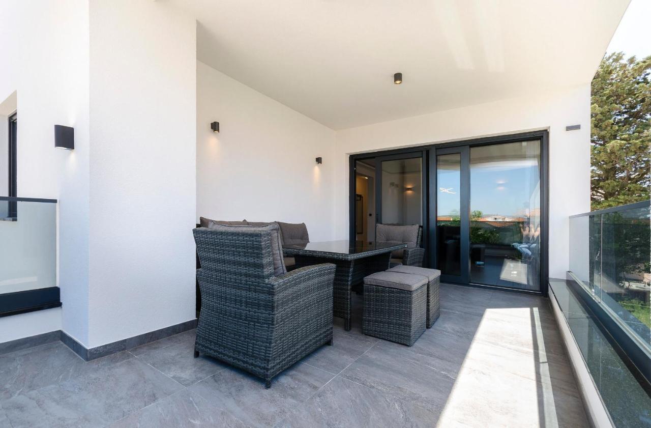 Apartments Villa Casia Srima Exteriör bild